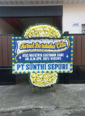 Papan Bunga Duka di Teluk Meranti