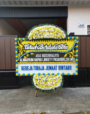 Papan Bunga Duka di Teluk Meranti