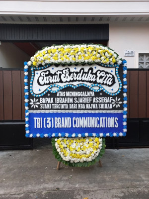 Papan Bunga Duka di Teluk Meranti
